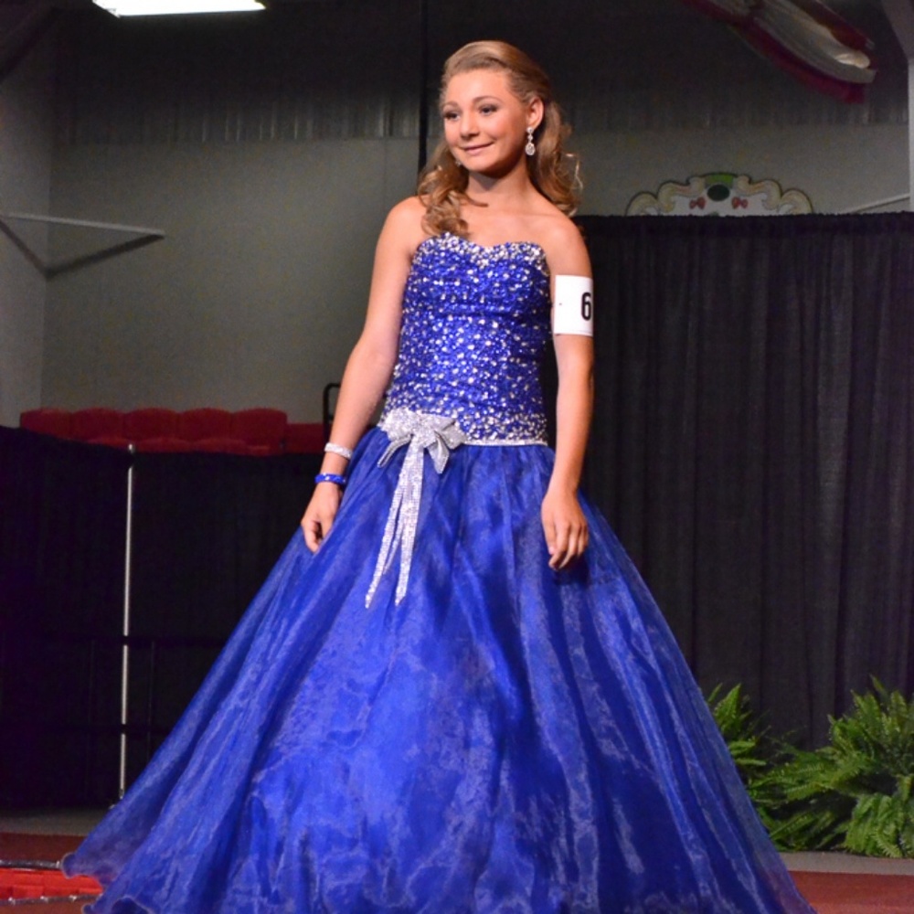 Pageant Dress - Picture 3 of 3